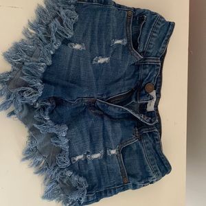 Stretchy denim shorts